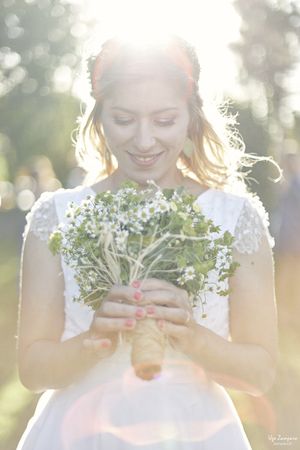 Portrait lumineux de la mariée – Élodie le jour de son mariage avec Mathieu, en Dordogne