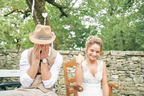 Rigolades en cérémonie laïque de mariage